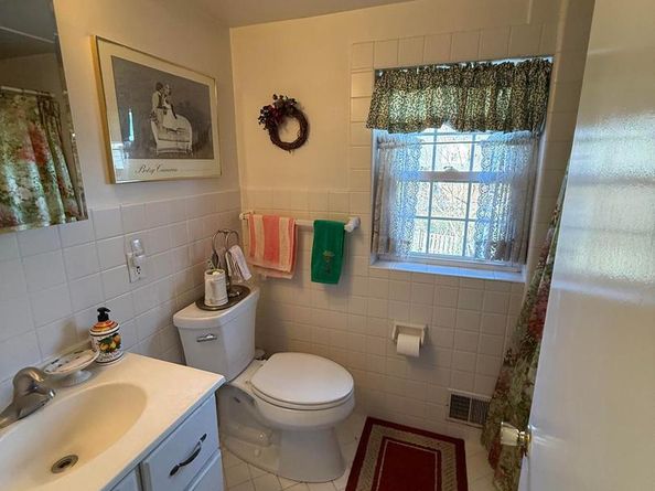 128 Clemson Road, Bryn Mawr PA 19010