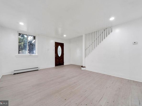 163 Springton Road, Upper Darby PA 19082