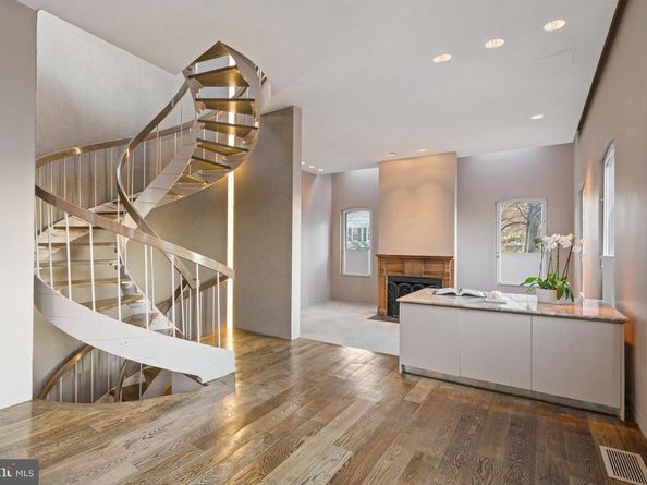 901 26TH Street NW, Washington DC 20037