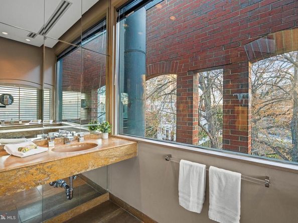 901 26TH Street NW, Washington DC 20037