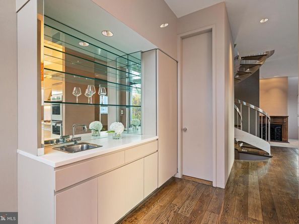 901 26TH Street NW, Washington DC 20037