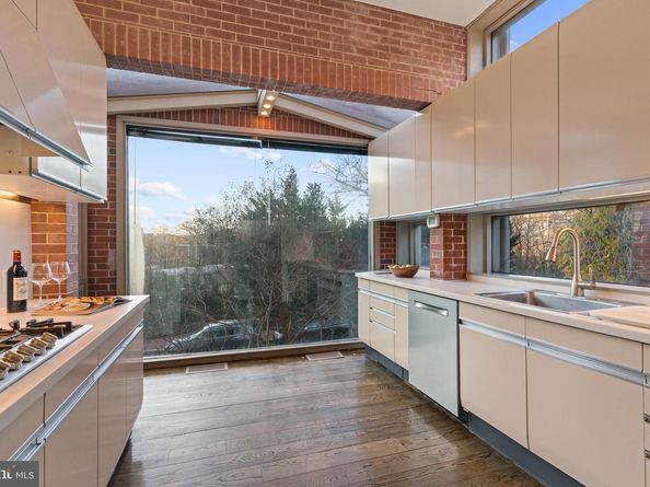 901 26TH Street NW, Washington DC 20037