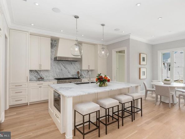 2604 36TH Street NW, Washington DC 20007
