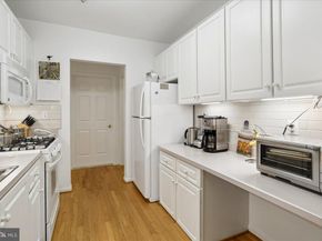 7011 Falls Reach Drive 101, Falls Church VA 22043