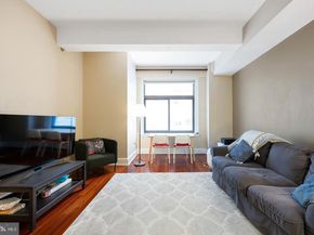 1500 Chestnut Street 13E, Philadelphia PA 19102