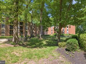 3354 Woodburn Road 12, Annandale VA 22003
