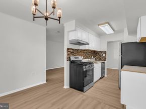 3354 Woodburn Road 12, Annandale VA 22003