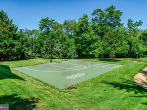 6476 Cheyenne Drive 301, Alexandria VA 22312