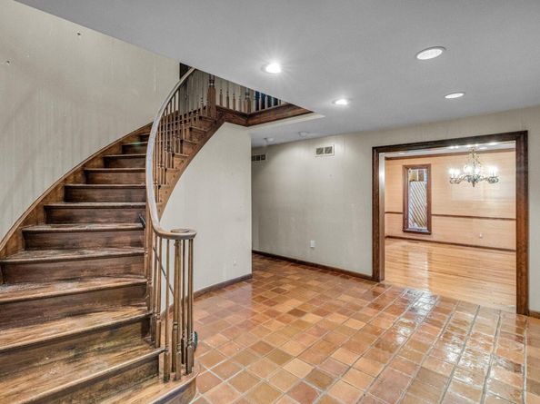 2 Three Ponds Lane, Newtown PA 18940