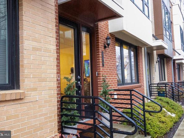 126 Cambria Walk, Alexandria VA 22304