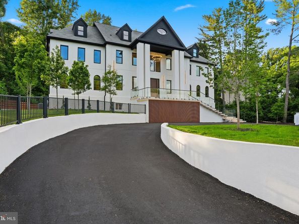 1124 Savile Lane, Mclean VA 22101