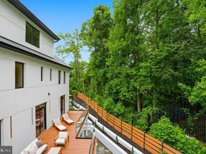 1124 Savile Lane, Mclean VA 22101
