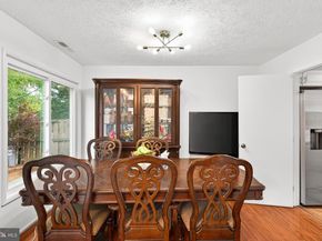 301 Reneau Way, Herndon VA 20170