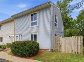 301 Reneau Way, Herndon VA 20170