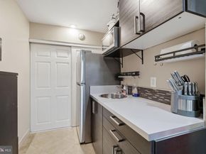13 Trailridge Court, Potomac MD 20854