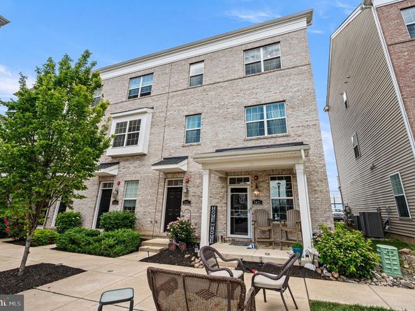 142 Fleet Court, Bensalem PA 19020