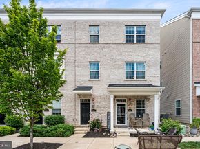 142 Fleet Court, Bensalem PA 19020
