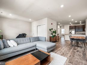 142 Fleet Court, Bensalem PA 19020
