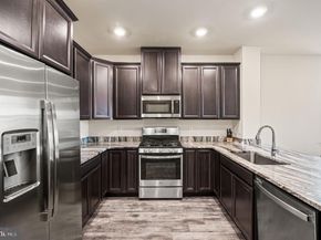 142 Fleet Court, Bensalem PA 19020