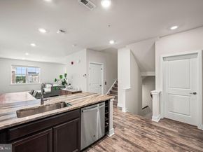 142 Fleet Court, Bensalem PA 19020