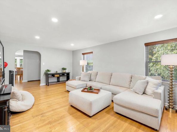 39 Haverford Road, Ardmore PA 19003