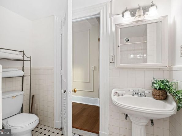 1324 Locust Street 717, Philadelphia PA 19107