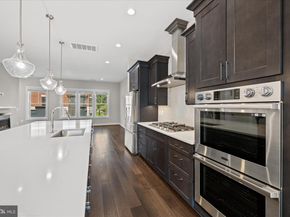 129 Market Square NW 2, Vienna VA 22180