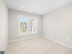 129 Market Square NW 2, Vienna VA 22180