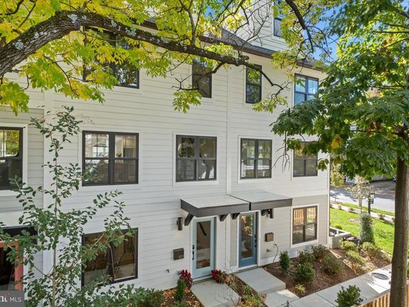 909 N Irving Street, Arlington VA 22201