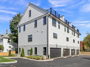 909 N Irving Street, Arlington VA 22201