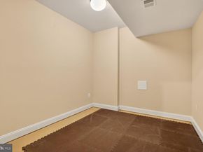 3950 27TH Road N, Arlington VA 22207