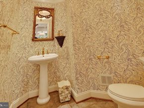 3950 27TH Road N, Arlington VA 22207