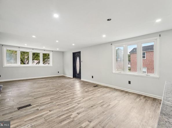 340 Greenwood Road, Sharon Hill PA 19079