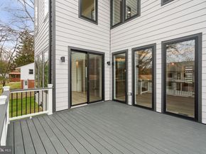 505 Adelman Circle SW, Vienna VA 22180