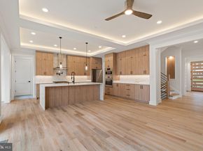 505 Adelman Circle SW, Vienna VA 22180