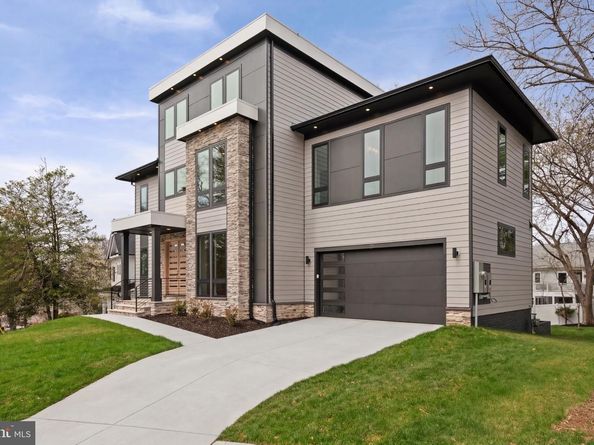 505 Adelman Circle SW, Vienna VA 22180