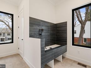 505 Adelman Circle SW, Vienna VA 22180