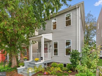 1015 48TH Street NE