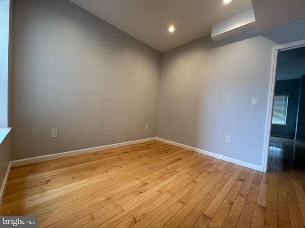 657 N 12TH Street, Philadelphia PA 19123