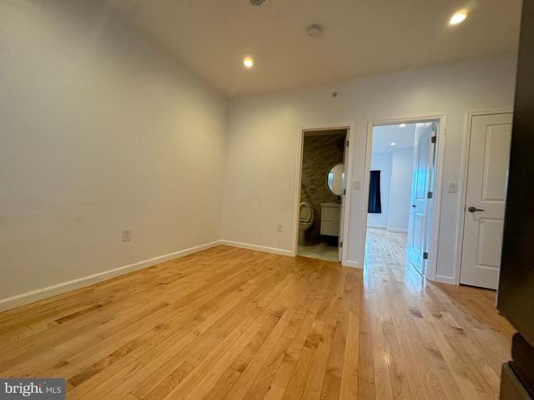 657 N 12TH Street, Philadelphia PA 19123