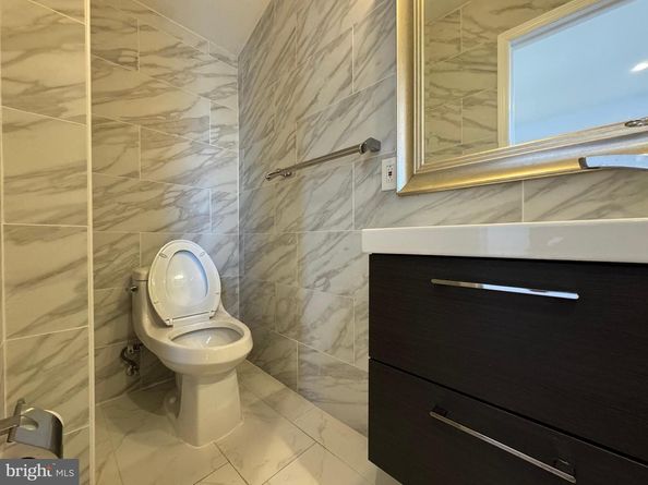 657 N 12TH Street, Philadelphia PA 19123