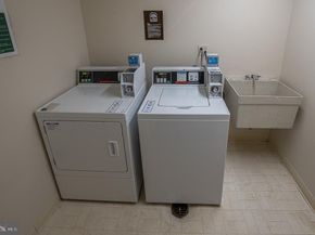 262 Drummers Lane 262, Wayne PA 19087