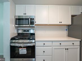 262 Drummers Lane 262, Wayne PA 19087