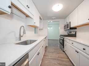 262 Drummers Lane 262, Wayne PA 19087