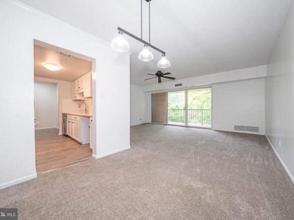 262 Drummers Lane 262, Wayne PA 19087