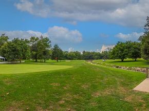 262 Drummers Lane 262, Wayne PA 19087