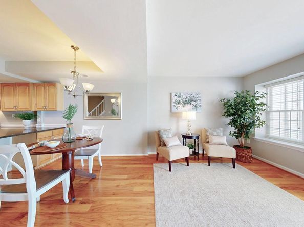 3345 Lakeside View Drive 77, Falls Church VA 22041