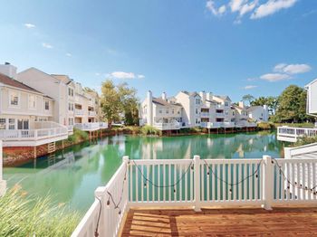 3345 Lakeside View Drive