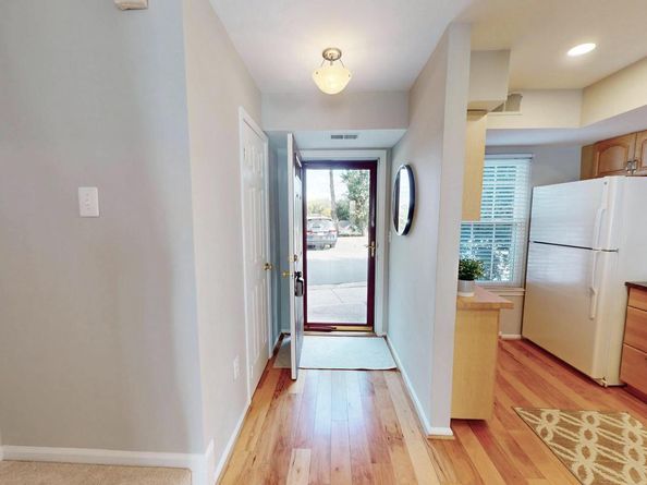 3345 Lakeside View Drive 77, Falls Church VA 22041