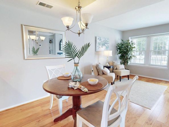 3345 Lakeside View Drive 77, Falls Church VA 22041